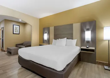 Best Western Plus Springfield Airport Inn hotel thumbnail 6