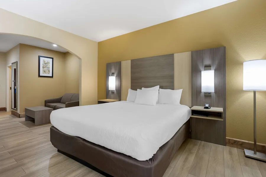 Best Western Plus Springfield Airport Inn hotel detail image 6