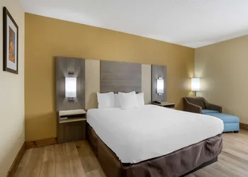 Best Western Plus Springfield Airport Inn hotel thumbnail 8