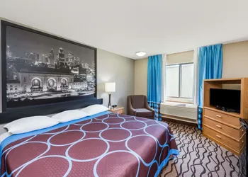 Super 8 by Wyndham West Plains hotel thumbnail 6