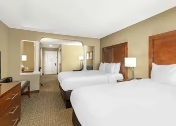 Comfort Inn & Suites Dover-Portsmouth hotel thumbnail 8