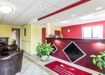Econo Lodge Inn & Suites Matthews - Charlotte hotel thumbnail 5