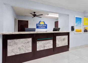 Days Inn & Suites by Wyndham Siler City hotel thumbnail 2