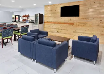 Days Inn & Suites by Wyndham Siler City hotel thumbnail 3
