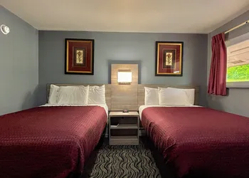 Hometown Inn Athens hotel thumbnail 7