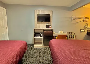 Hometown Inn Athens hotel thumbnail 8