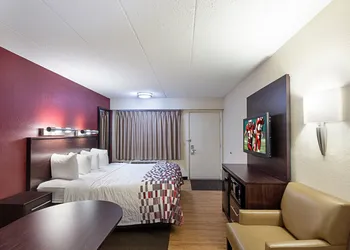 Red Roof Inn Dayton - Fairborn/ Nutter Center hotel thumbnail 5