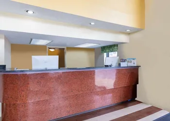 Days Inn by Wyndham Florence/I-95 North hotel thumbnail 4