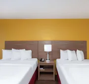 Days Inn by Wyndham Florence/I-95 North hotel detail image 7