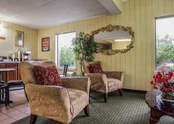 Econo Lodge Inn & Suites Lugoff hotel thumbnail 2