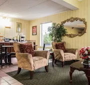 Econo Lodge Inn & Suites Lugoff hotel detail image 5