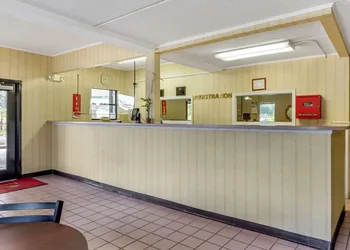 Econo Lodge Inn & Suites Lugoff hotel thumbnail 7