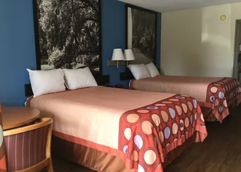 Super 8 by Wyndham Walterboro hotel thumbnail 5
