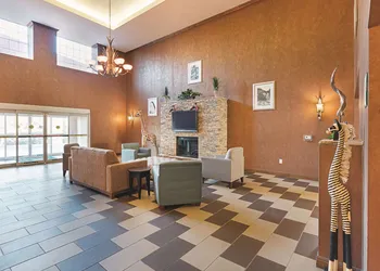 La Quinta Inn & Suites by Wyndham Glen Rose hotel thumbnail 2