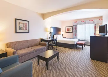 La Quinta Inn & Suites by Wyndham Glen Rose hotel thumbnail 8