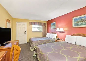 Super 8 by Wyndham La Marque TX/Texas City Area hotel thumbnail 7