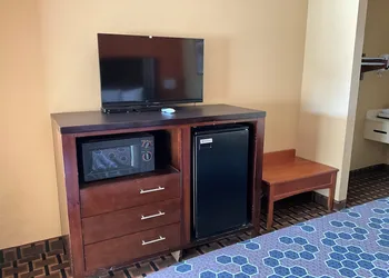Executive inn & Suites hotel thumbnail 4