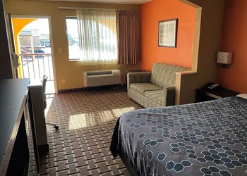 Executive inn & Suites hotel thumbnail 6