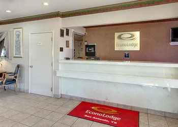 Econo Lodge San Antonio South hotel thumbnail 5