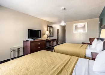Rodeway Inn hotel thumbnail 3