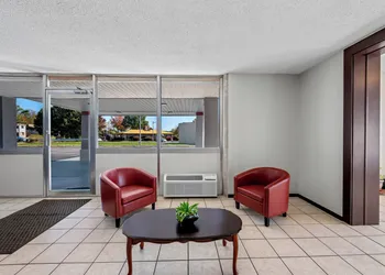 Red Roof Inn Abingdon hotel thumbnail 2
