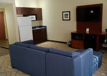 Wingate by Wyndham Buckhannon hotel thumbnail 7