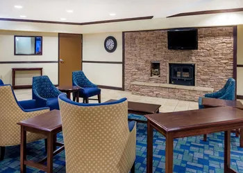 Days Inn & Suites by Wyndham Bridgeport - Clarksburg hotel thumbnail 2