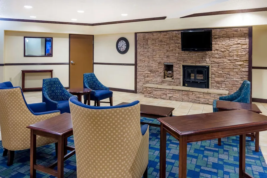 Days Inn & Suites by Wyndham Bridgeport - Clarksburg hotel detail image 2