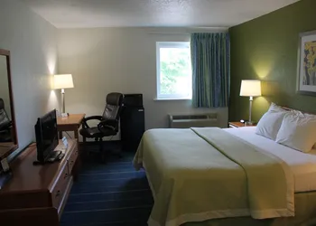 Days Inn & Suites by Wyndham Bridgeport - Clarksburg hotel thumbnail 4