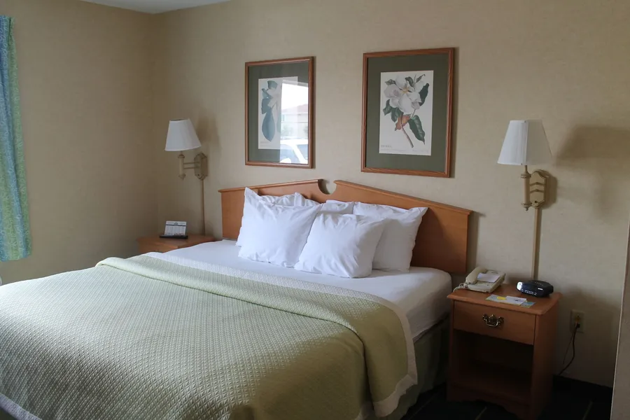 Days Inn & Suites by Wyndham Bridgeport - Clarksburg hotel detail image 6