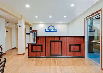 Days Inn by Wyndham Fairmont hotel thumbnail 2