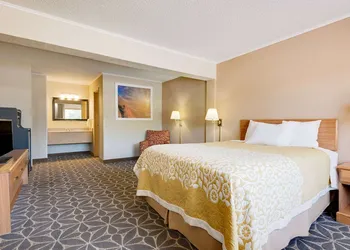 Days Inn by Wyndham Fairmont hotel thumbnail 5
