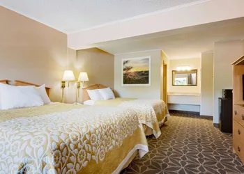 Days Inn by Wyndham Fairmont hotel thumbnail 6