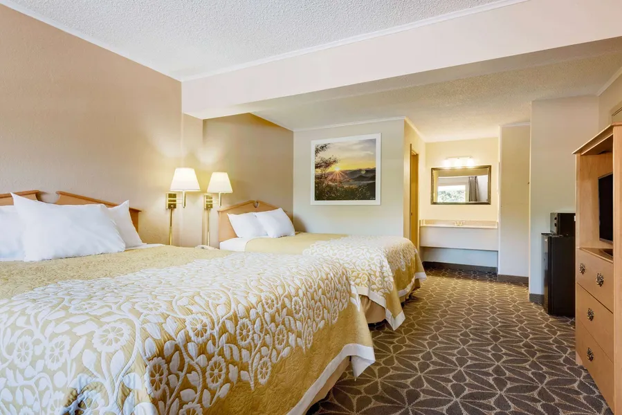 Days Inn by Wyndham Fairmont hotel detail image 6