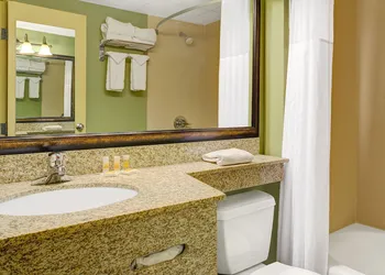 Days Inn by Wyndham Cheyenne hotel thumbnail 8