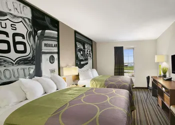 Super 8 by Wyndham Strafford/Springfield Area hotel thumbnail 6