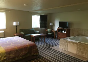 Super 8 by Wyndham Richlands/Claypool Hill Area hotel thumbnail 3