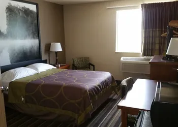 Super 8 by Wyndham Richlands/Claypool Hill Area hotel thumbnail 4