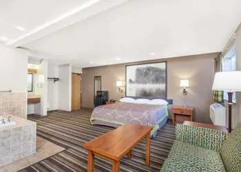 Super 8 by Wyndham Richlands/Claypool Hill Area hotel thumbnail 5