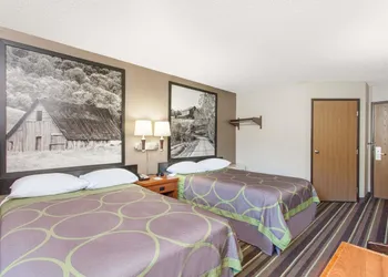 Super 8 by Wyndham Richlands/Claypool Hill Area hotel thumbnail 8