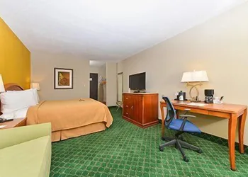 Quality Inn Cairo I-57 hotel thumbnail 6