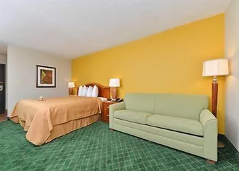 Quality Inn Cairo I-57 hotel thumbnail 7