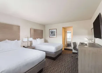 Days Inn by Wyndham Yosemite Area hotel thumbnail 3