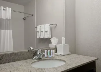 Travelodge by Wyndham Hubbard OH hotel thumbnail 7