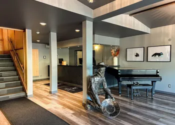 Edgewater Hotel hotel thumbnail 3