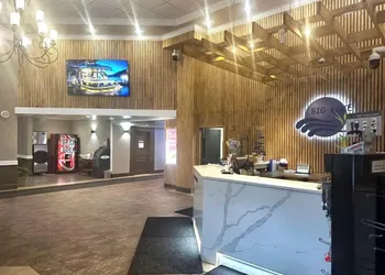 Big Lake Inn hotel thumbnail 2