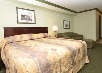 Big Lake Inn hotel thumbnail 8
