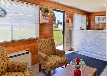 Motel 8 hotel thumbnail 3