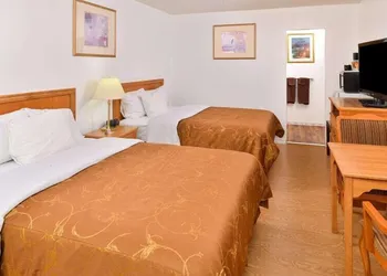 Motel 8 hotel thumbnail 6