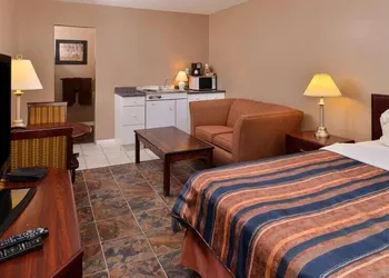 Motel 8 hotel thumbnail 8